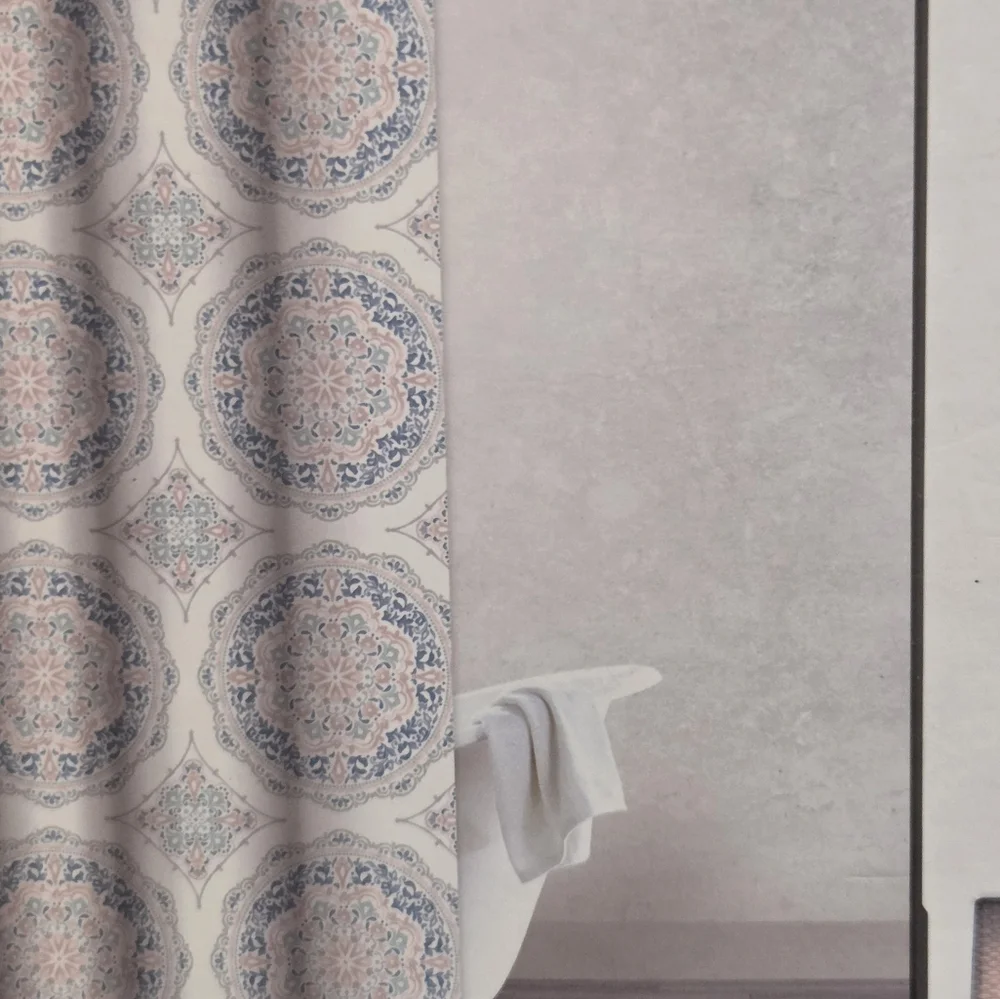 Envogue Medallion Fabric Shower Curtain 72 x 72 Brand New